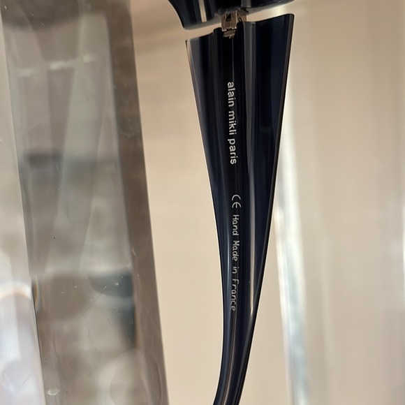 Alan Mikli Paris Sunglasses unisex black with a slight dark blue tint - Picture 2 of 7